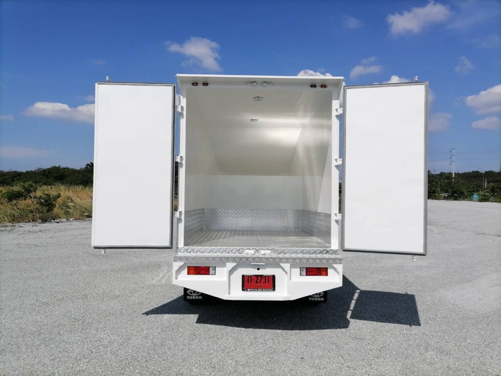 ตู้คาร์โก้บ๊อกซ์ 1.80 เมตร สีขาว