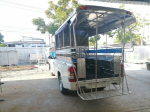 หลังคารถสองแถว