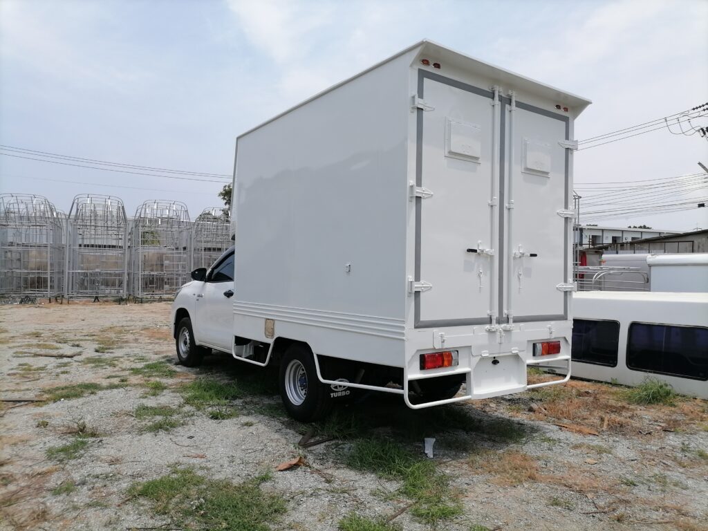 ตู้แห้ง สำหรับบรรทุกไข่ พร้อมสะพานรถเข็น