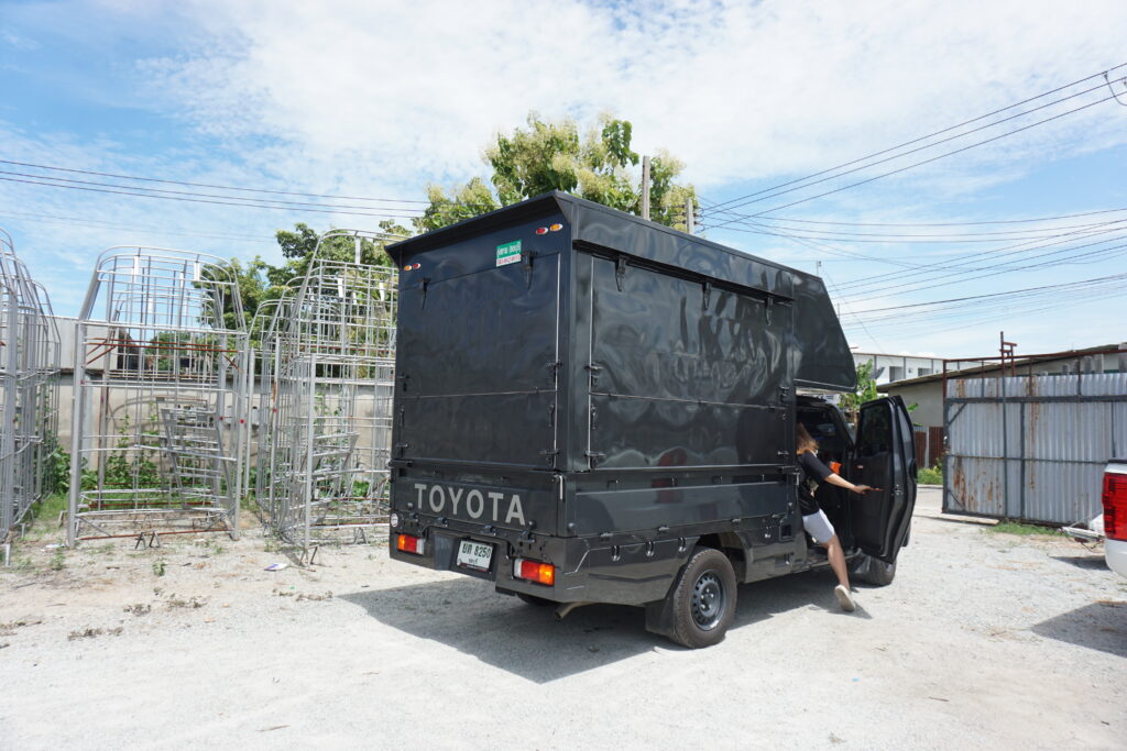 หลังคารถขายของเคลื่อนที่ หลังคารถขายของ หลังคารถฟู้ดทรัค หลังคารถฟู้ดทรัคมือสอง รับทําหลังคาฟู้ดทรัค ชลบุรี รับทํารถ food truck ชลบุรี