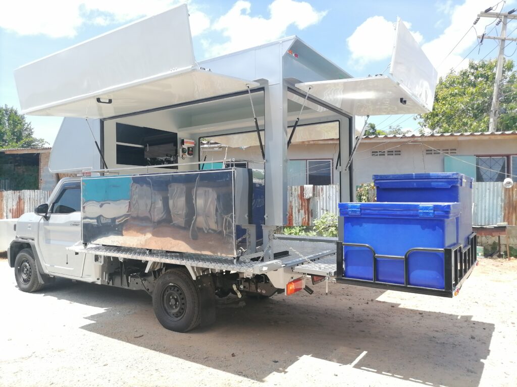 หลังคารถขายของเคลื่อนที่ หลังคารถขายของ หลังคารถฟู้ดทรัค หลังคารถฟู้ดทรัคมือสอง รับทําหลังคาฟู้ดทรัค ชลบุรี รับทํารถ food truck ชลบุรี